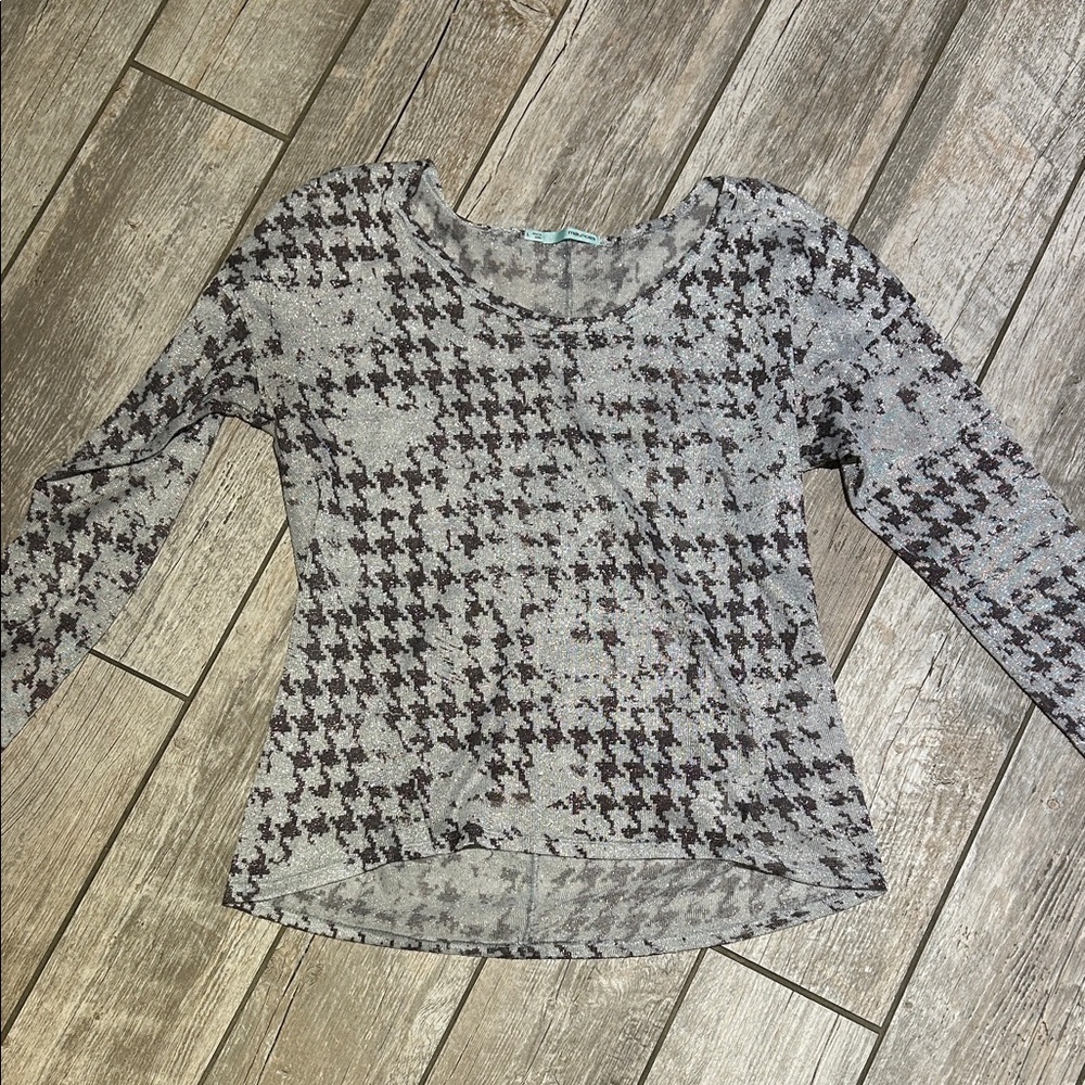 Maurices Black and Gray Houndstooth Long Sleeve Top